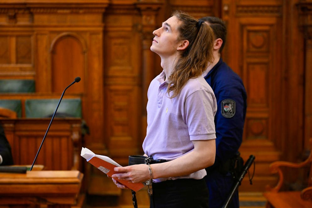 L'attivista antifascista Maja T. è stata condannata a 8 anni di carcere per l'accusa di aver preso parte agli scontri a Budapest nel febbraio 2023 durante il raduno neonazista del «Giorno dell'Onore».