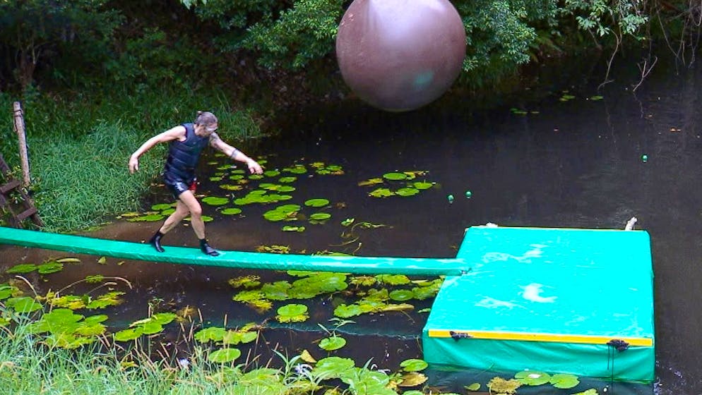 Sturz während einer Prüfung. Notfall im Dschungelcamp – Gil Ofarim in Klinik gebracht