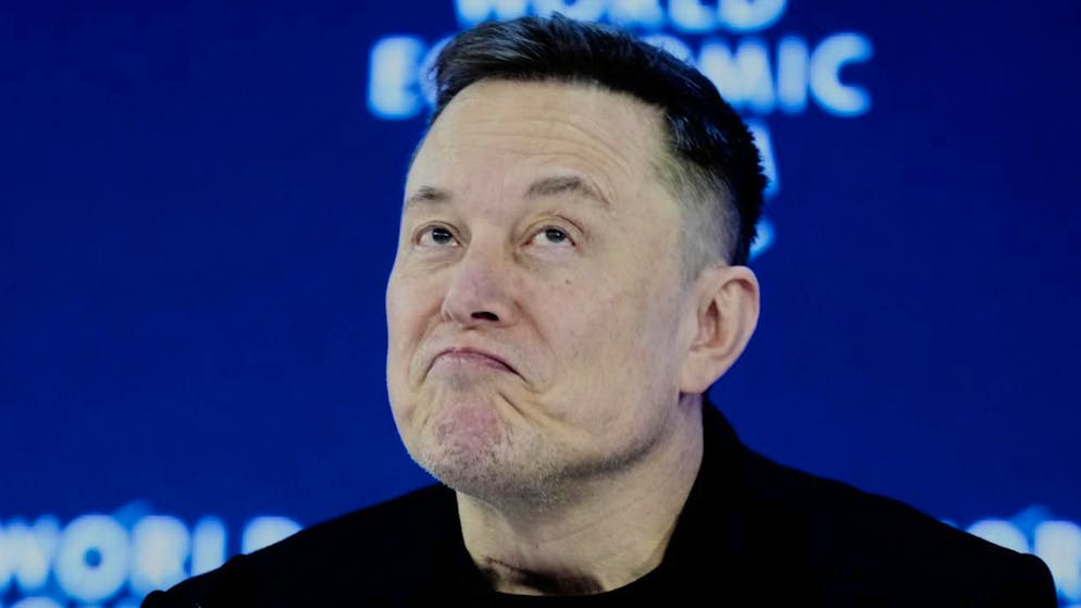 Elon Musk meldete beim Twitter-Kauf zu spät das Überschreiten einer wichtigen Beteiligungsmarke. Die Börsenaufsicht zog vor Gericht - und erringt nun einen ersten juristischen Etappenerfolg. (Archivbild)