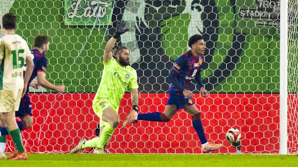 Giacomo Koloto celebrates his first goal for the FCB professionals.