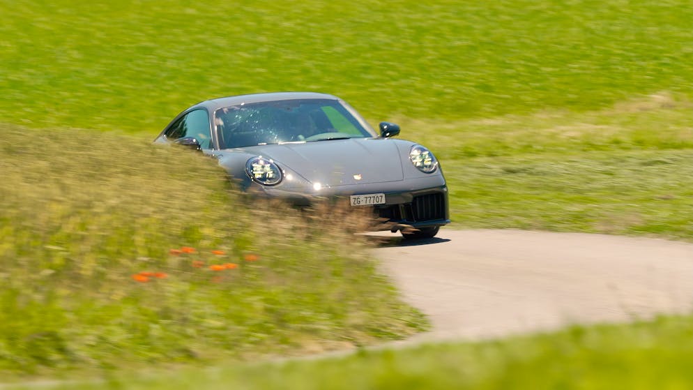 Auch wenn der 911 nun ein Hybrid ist, bleibt er einer der besten Sportwagen. Davon ist GO!-Chefredaktor Sämi Pfister überzeugt