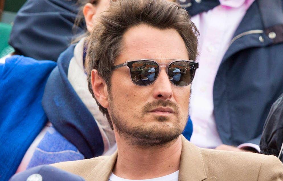 Les faits remontent à 2015-2016, dans la matinale de Chérie FM, où Mme Barel, standardiste à l'époque, n'est pas la seule à avoir été mordue par Vincent Cerutti.