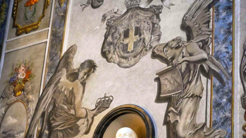 Der Engel rechts im Bild erhält nun ein anderes Gesicht.