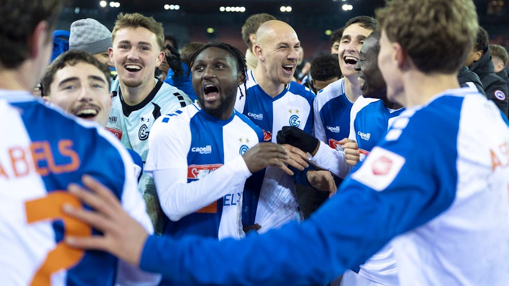 Michi Frey und seine GC-Teamkollegen bejubeln den Halbfinal-Einzug im Schweizer Cup.