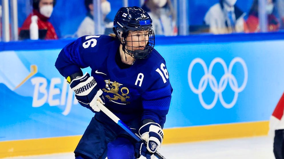 Finnlands Eishockeyspielerinnen stehen schon am Donnerstag gegen Kanada im Einsatz.