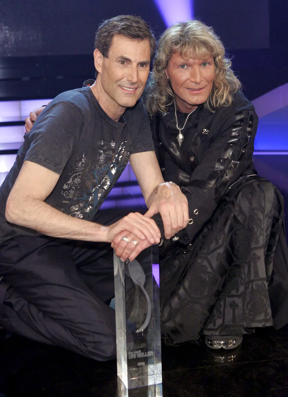 «Dschungelcamp»: Das RTL-Format brachte den Schweizern kein Glück. Magier Vincent Raven hat 2008 die TV-Show «The next Uri Geller» gewonnen. Seine Teilnahme beim Dschungelcamp 2012 brachte ihm weniger Glück, er landete auf dem fünften Platz. Auf dem Bild ist er im Finale von «The next Uri Geller» neben dem israelischen Mentalisten Uri Geller (links) zu sehen. 