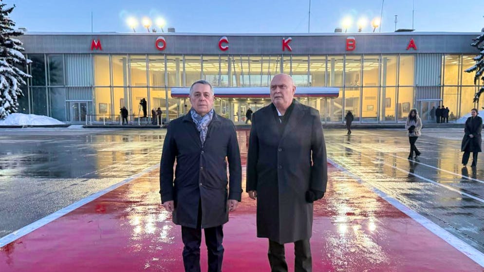 Ignazio Cassis (à gauche) et Feridun Sinirlioğlu sont arrivés à Moscou après s'être rendus à Kiev en début de semaine.