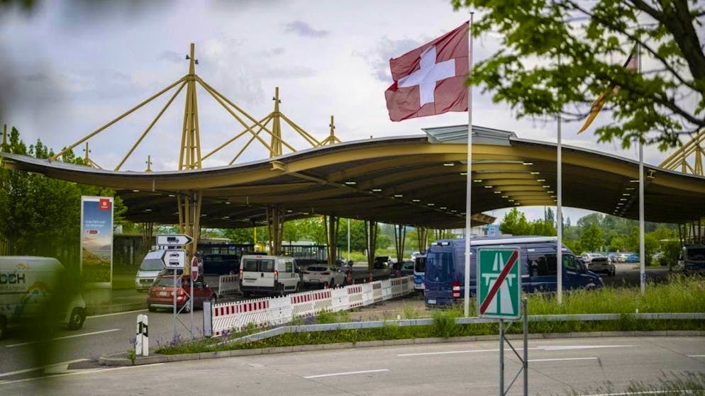 The Federal Council wants to ban asylum seekers from traveling in principle, even within the Schengen area. (symbolic image)