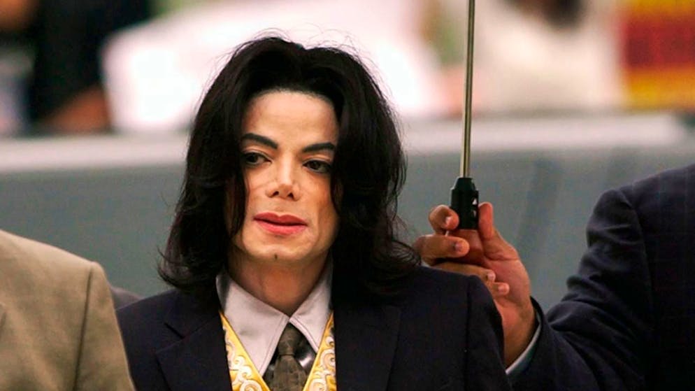 Décédé le 25 juin 2009 après avoir reçu une dose excessive de propofol, Michael Jackson a fait face de son vivant à de multiples accusations d'agressions sexuelles sur des enfants (archives).
