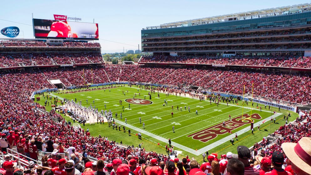 Lo show degli show. Ecco cosa c'è da sapere sul Super Bowl LX tra spettacolo, favoriti e prezzi da capogiro