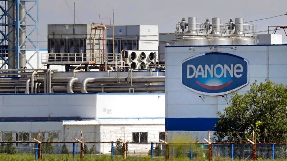 Der Nestlé-Konkurrent Danone ruft nun auch in der Schweiz bestimmte Chargen von Aptamil zurück. (Archivbild)