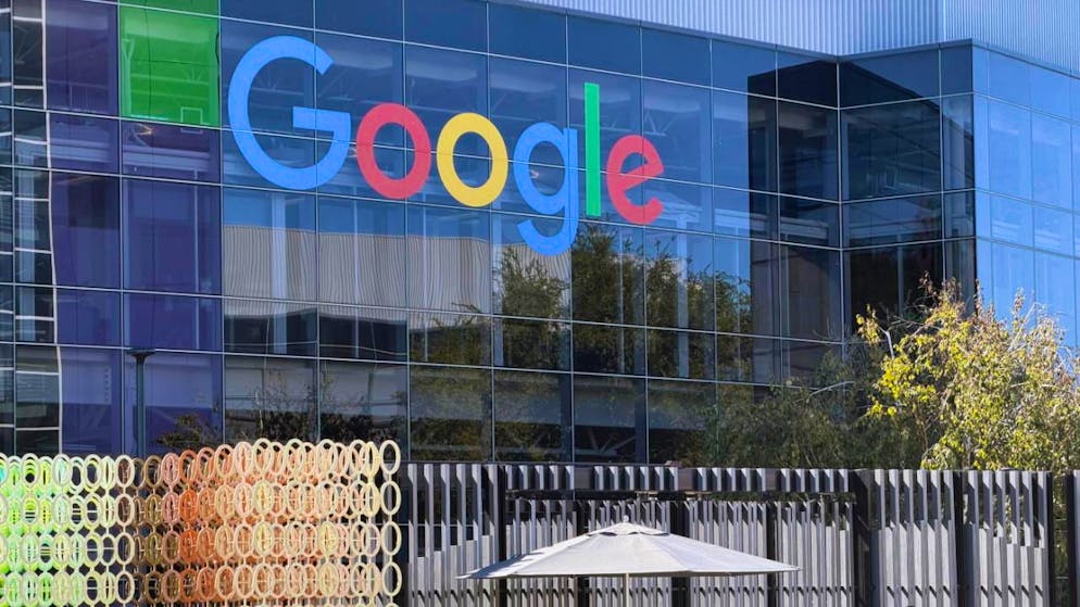 Google will ChatGPT und Co mit seiner KI-Software Gemini übertreffen. Der Mutterkonzern Alphabet plant aussergewöhnliche Investitionen, um die Infrastruktur dafür zu schaffen. (Archivbild)