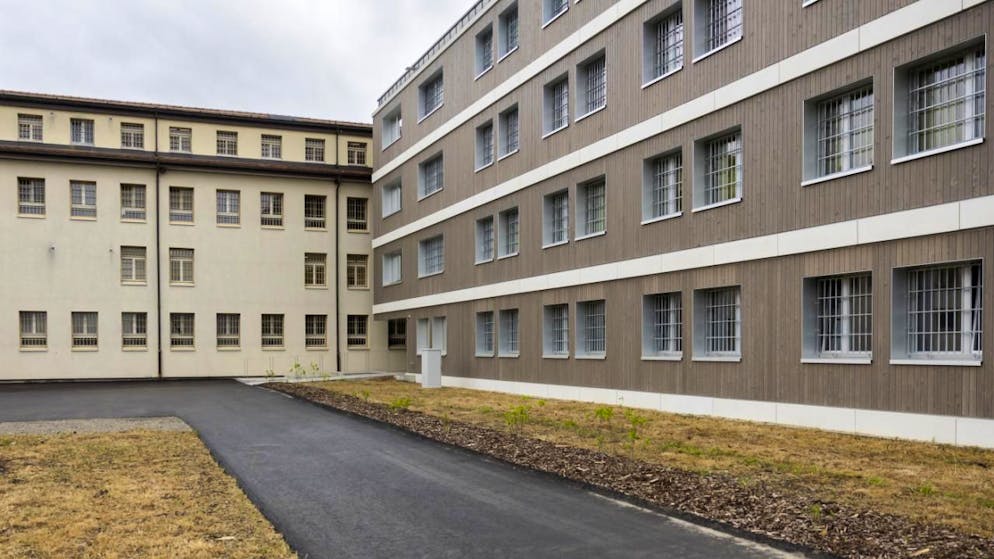 Le projet d'extension de Bellechasse (FR) est "absolument nécessaire", selon le Conseil d'Etat, notamment pour remplacer la "vétuste" prison centrale actuelle en Basse-Ville de Fribourg (archives).