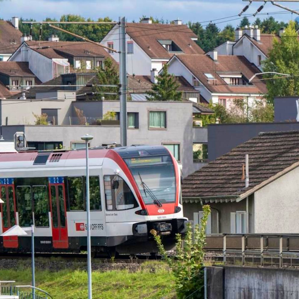 Schon wieder Zwischenfall. Stromschlag auf Zugdach – 17-Jähriger schwer verletzt