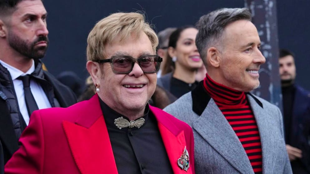 Vie privée violée. Elton John attaque le Daily Mail: «C’est odieux»
