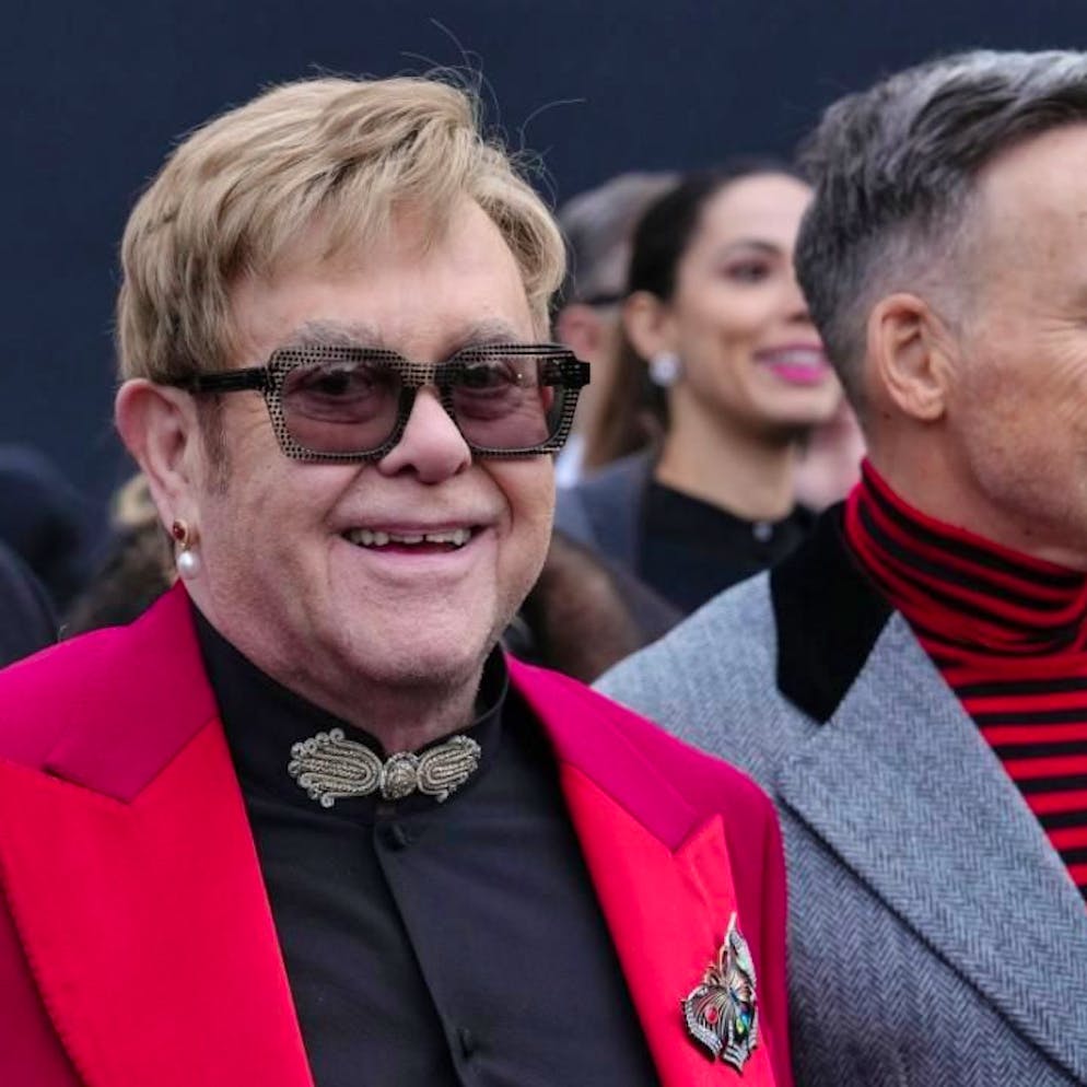 Vie privée violée. Elton John attaque le Daily Mail: «C’est odieux»