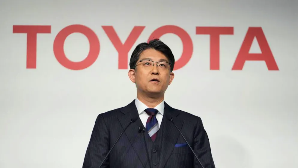 Ad aprile al Ceo di Toyota Koji Sato (nella foto) succederà l'attuale direttore finanziario Kenta Kon