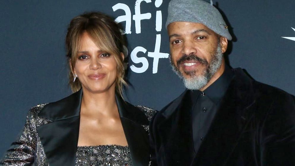 Da Jimmy Fallon. Halle Berry conferma il fidanzamento con Van Hunt: «Gli ho detto sì»