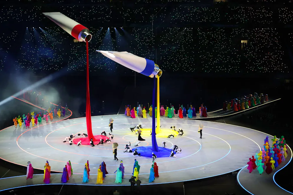 Olimpiadi 2026. Dei tubetti di vernice sono stati calati al centro di San Siro.