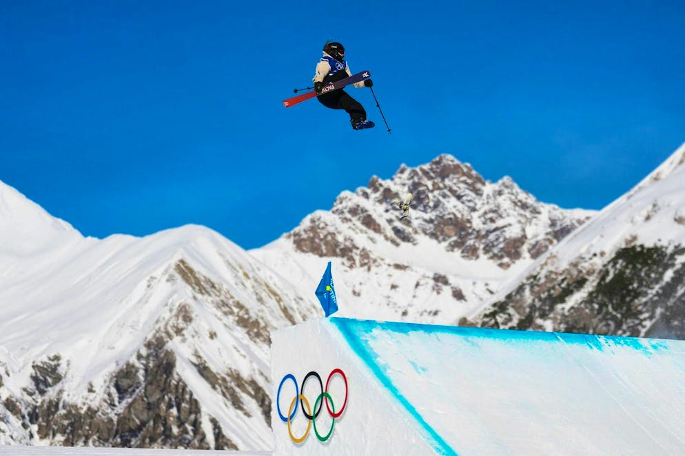 The best pictures of the 2026 Olympic Games in Milano Cortina. Swiss freestyle skier Sarah Höfflin loses a ski in the middle of a jump.