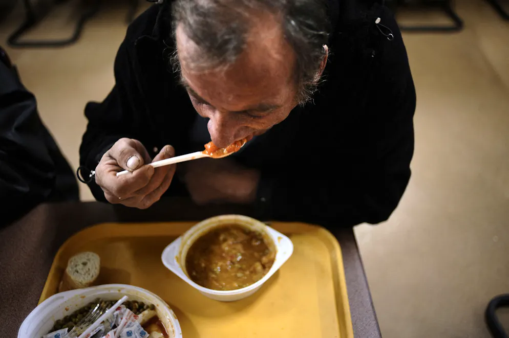 Pour de nombreux retraités, jongler avec les dépenses mensuelles est devenu de plus en plus difficile. (image d'illustration/archives)