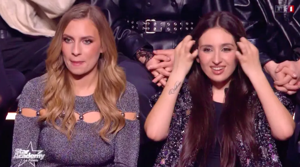 Léa (à g.) était opposée à Ambre pour la finale 2026 de la Star Academy.