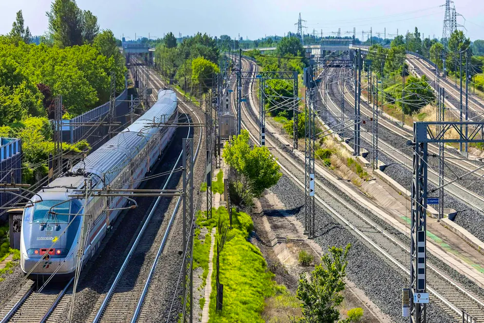 On Saturday morning, there were massive restrictions on the Italian railroads. Investigators are looking into the hypothesis of sabotage. (symbolic image)