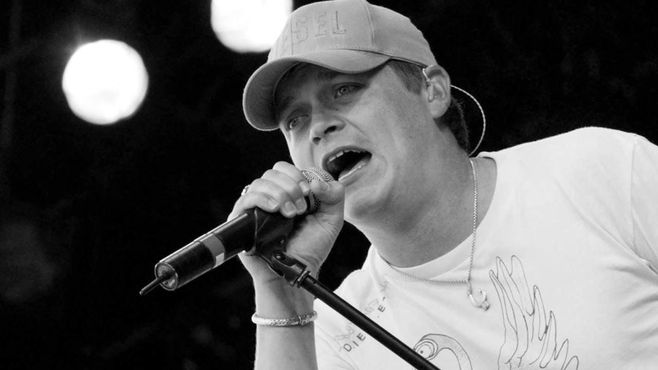 USA. Frontman of 3 Doors Down: Brad Arnold dies