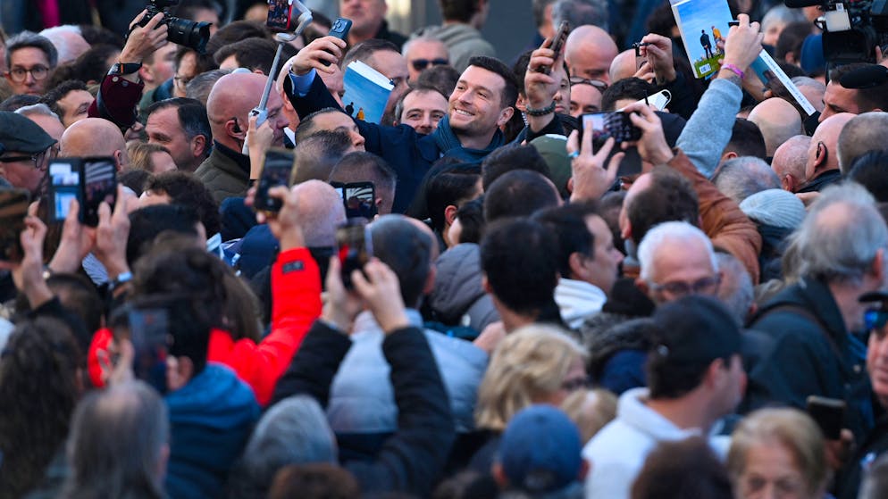 Bain de foule avant les municipales. Bardella: «Je me prépare à être chef de gouvernement»