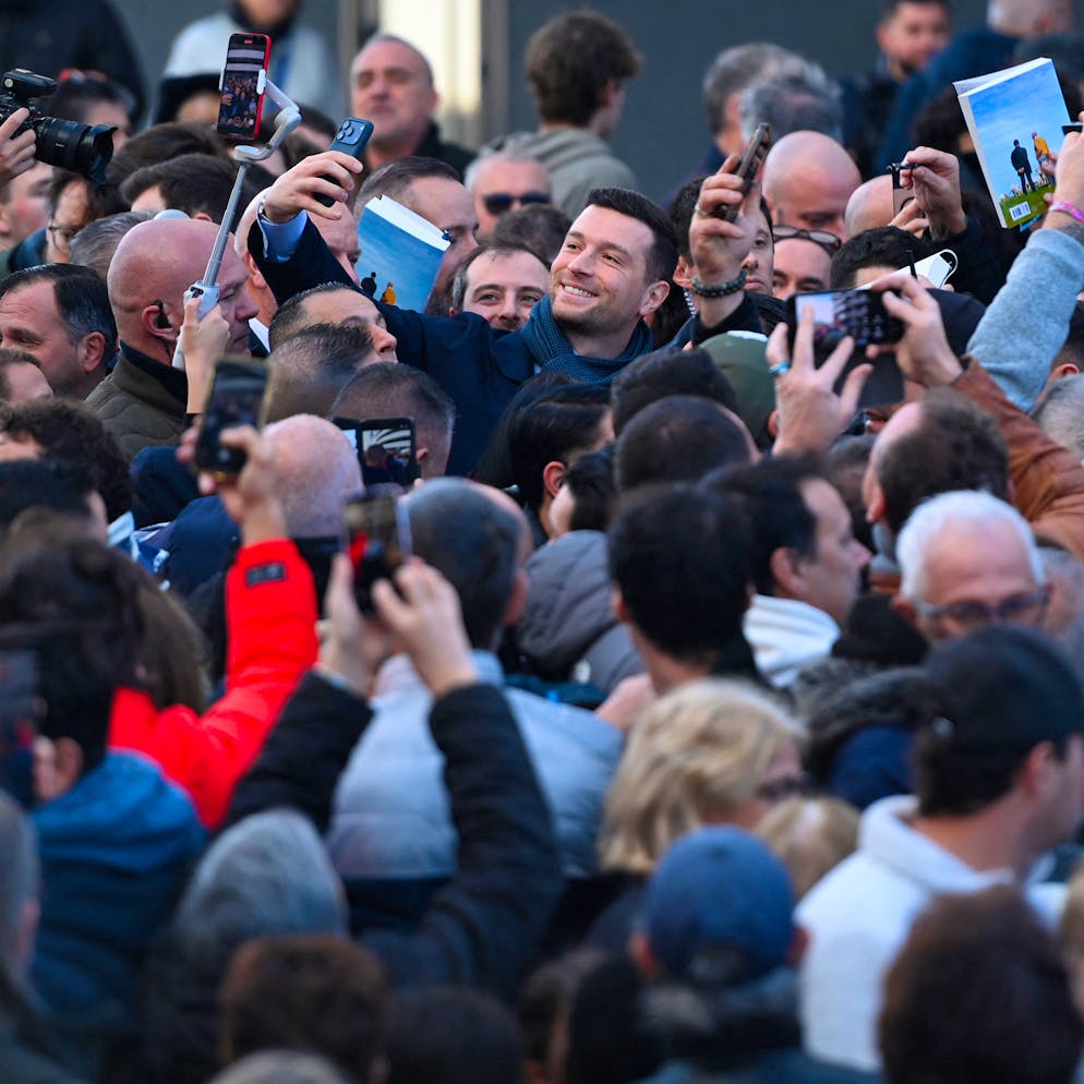 Bain de foule avant les municipales. Bardella: «Je me prépare à être chef de gouvernement»