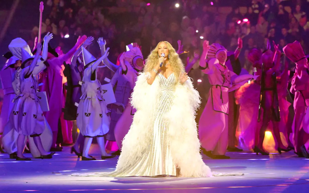 Olimpiadi 2026. Un momento dell'esibizione di Mariah Carey durante la cerimonia di apertura delle Olimpiadi di Milano-Cortina 2026.