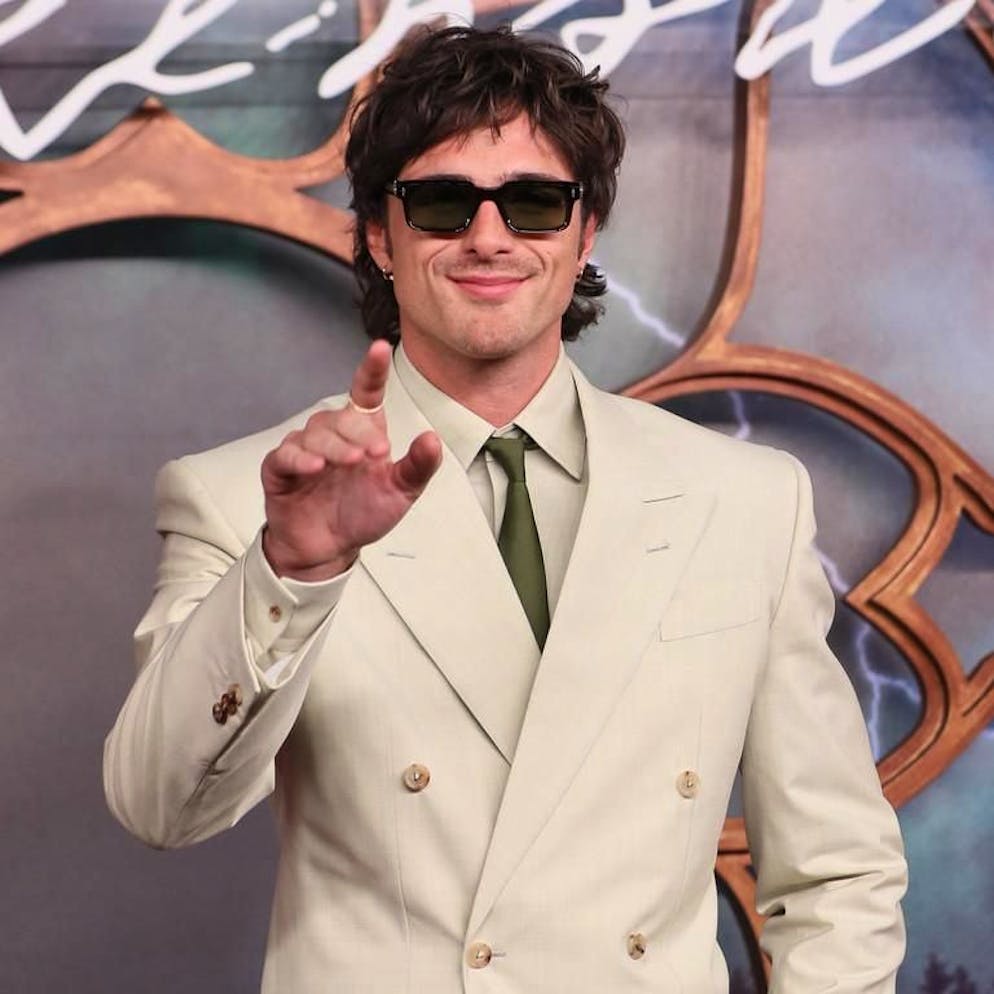 «La vapeur sortait du mur». L'acteur Jacob Elordi hospitalisé après un accident... de douche!