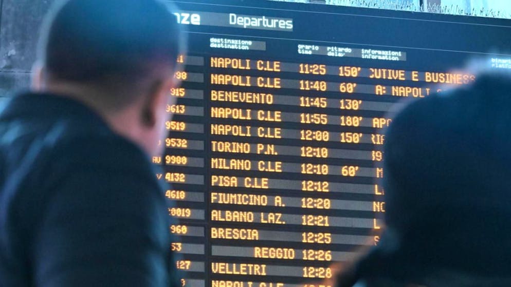 Sospetti su anarchici. Tre danneggiamenti sulle linee ferroviarie italiane all'inizio delle Olimpiadi
