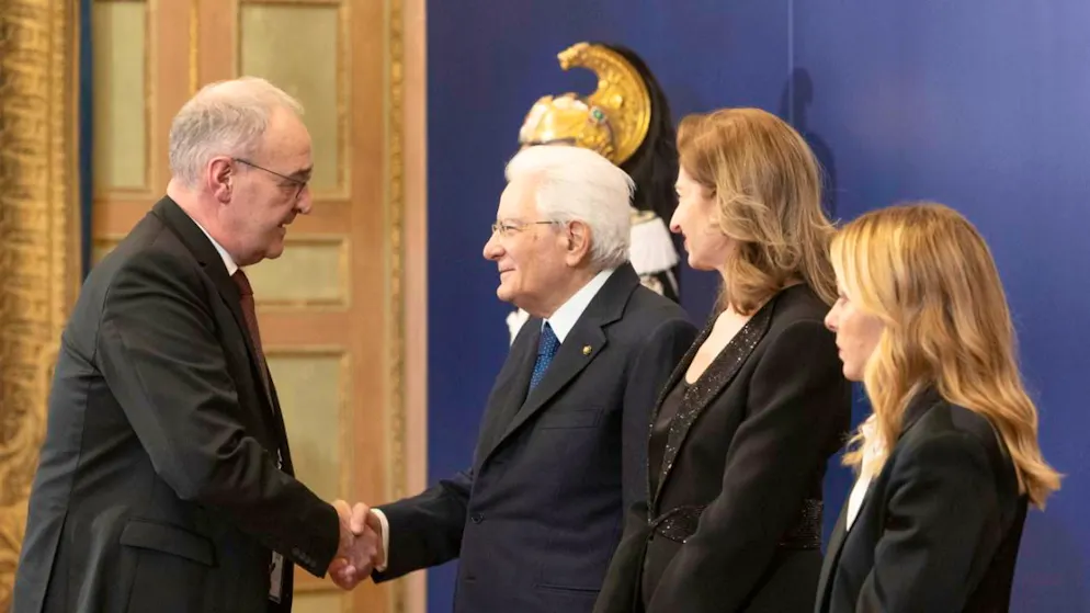 Oltre che quella col presidente Sergio Mattarella, c'è stata anche una stretta di mano fra Guy Parmelin e Giorgia Meloni.