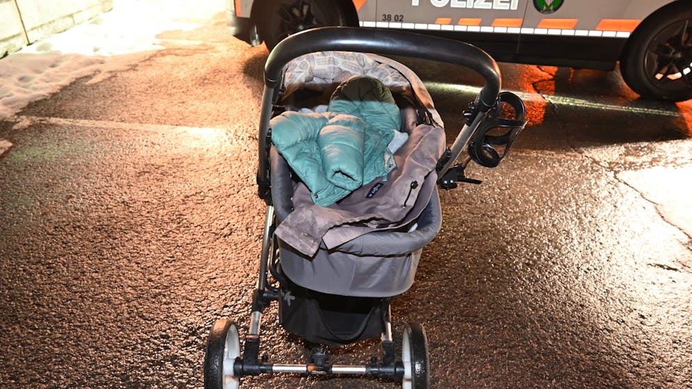 Flumserberg SG. Fussgängerin mit Baby angefahren und verletzt