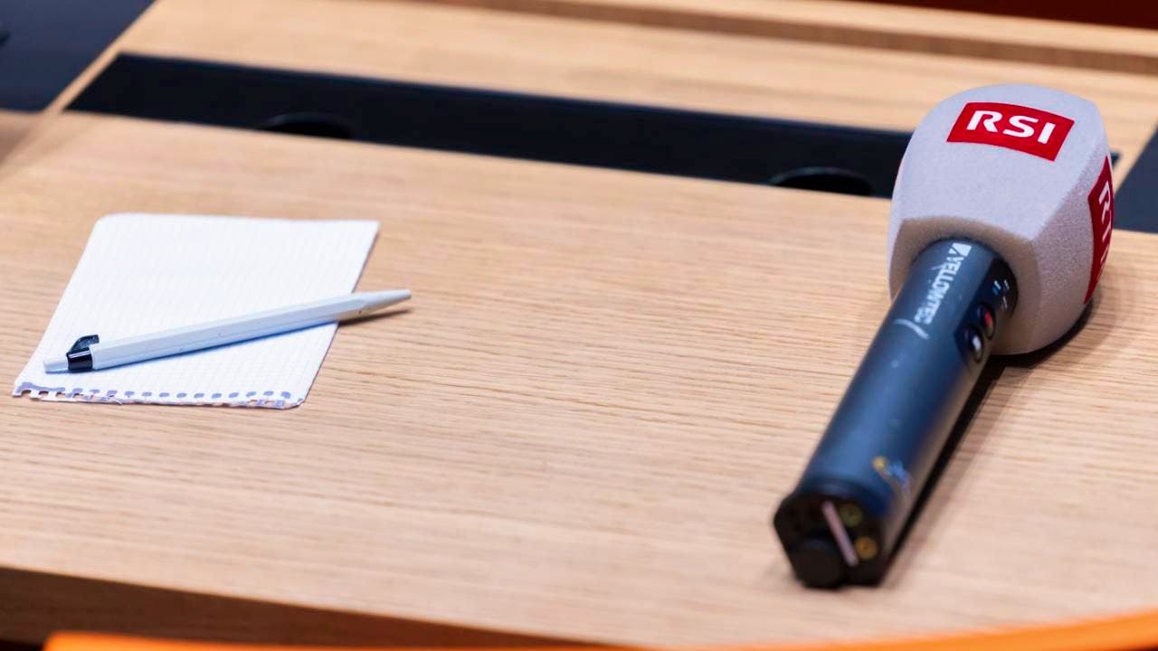 Medien. Mehrere Tausend demonstrieren im Tessin gegen SRG-Initiative