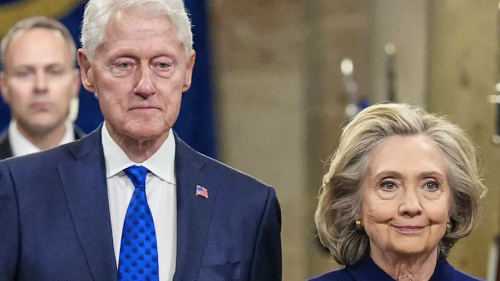 Les Clinton déterminés. Affaire Epstein: «Si vous voulez ce combat, faisons-le en public»