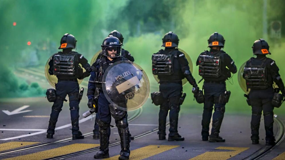 Giustizia, Criminalità. Zurigo: intervento della polizia per una manifestazione non autorizzata