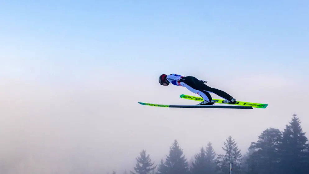 Anna Ström fliegt über den Wolken (Archivaufnahme)