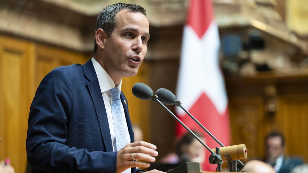 Tragedia di Crans-Montana. Commento su Facebook: Cugini si scusa dopo la querela di Fonio