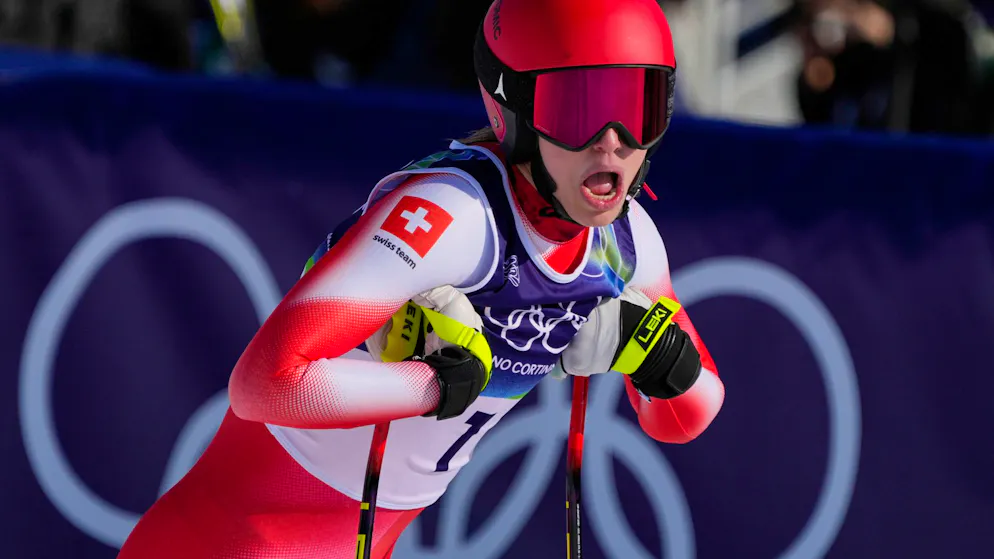 Malorie Blanc dans l'aire d'arrivée de la descente olympique à Cortina. 