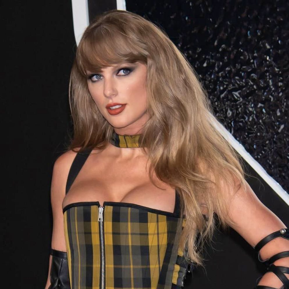 Non solo musica. Cillian Murphy: una presenza evocata nel video di «Opalite» di Taylor Swift