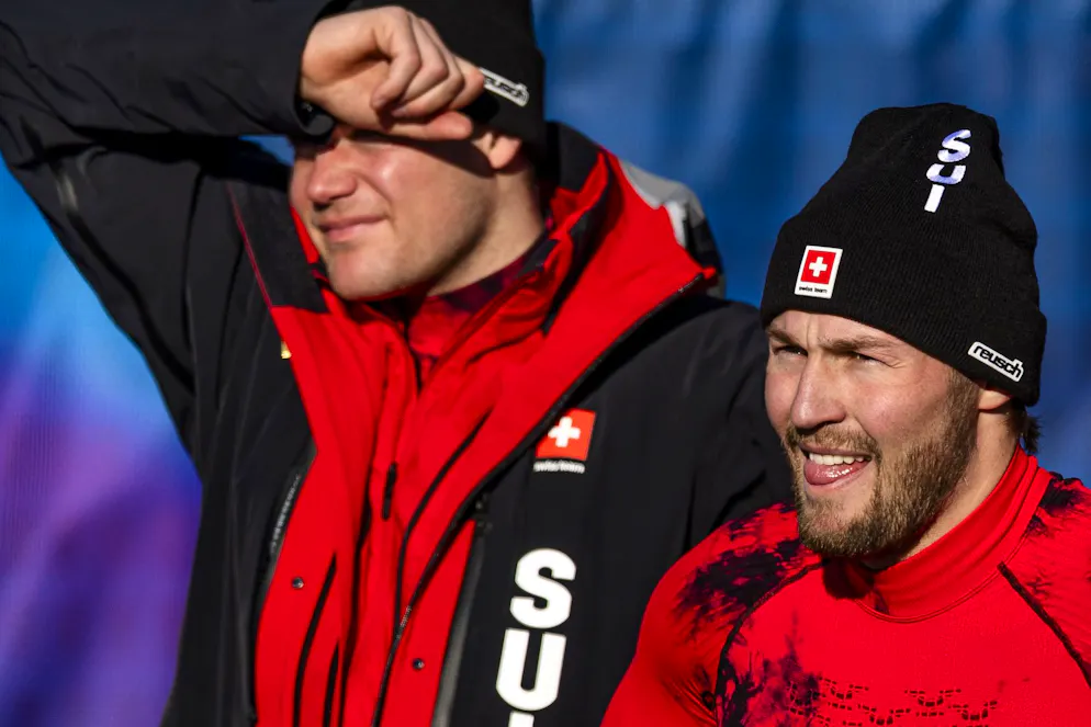 Olimpiadi 2026. La reazione di Alexis Monney, a destra, e Stefan Rogentin al secondo posto.