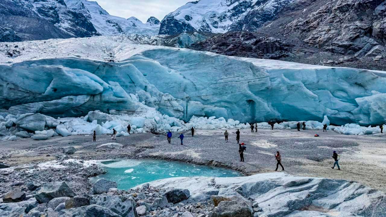 Tourismus und Freizeit. Forschungsteam warnt vor Tourismus zu schmelzenden Gletschern