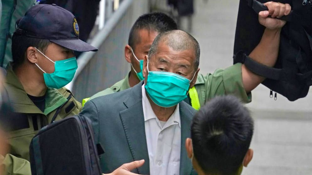 «Un arrêt de mort». Hong Kong : le militant pro-démocratie Jimmy Lai écope de 20 ans de prison