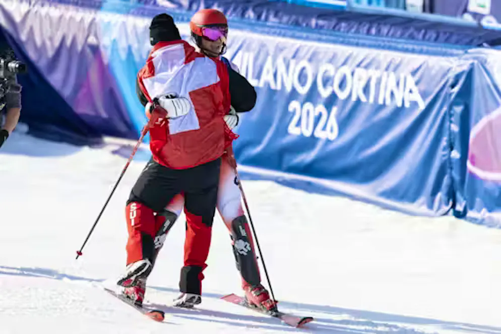 Olimpiadi 2026. Per Franjo von Allmen, a destra, si tratta della seconda medaglia d'oro in due gare.