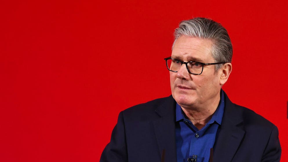 Keir Starmer's office is tottering. Will Britain's prime minister fall over the Epstein scandal?