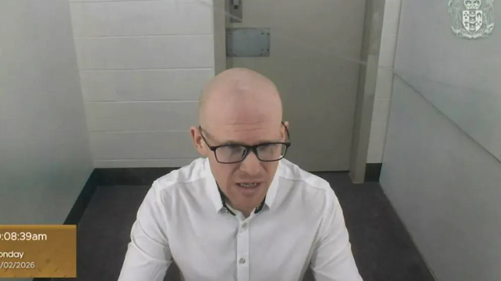 HANDOUT - Brenton Tarrant erscheint per Videoübertragung aus dem Auckland-Gefängnis in Auckland vor Gericht. Foto: New Zealand Court of Appeal/New Zealand Court of Appeal/AP/dpa