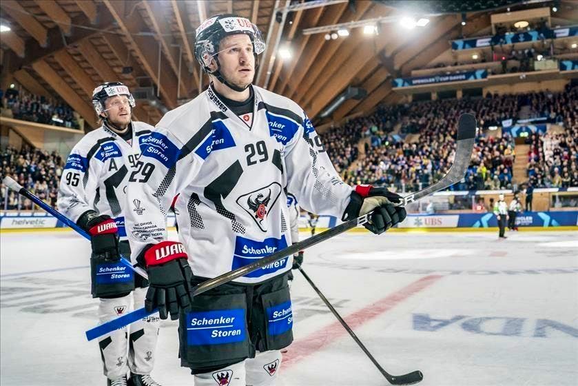 Hockey. Jakob Lilja allo Zugo