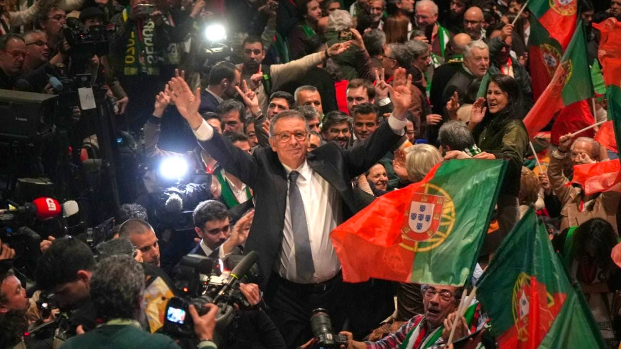 Politics. Moderate socialist wins presidential election in Portugal